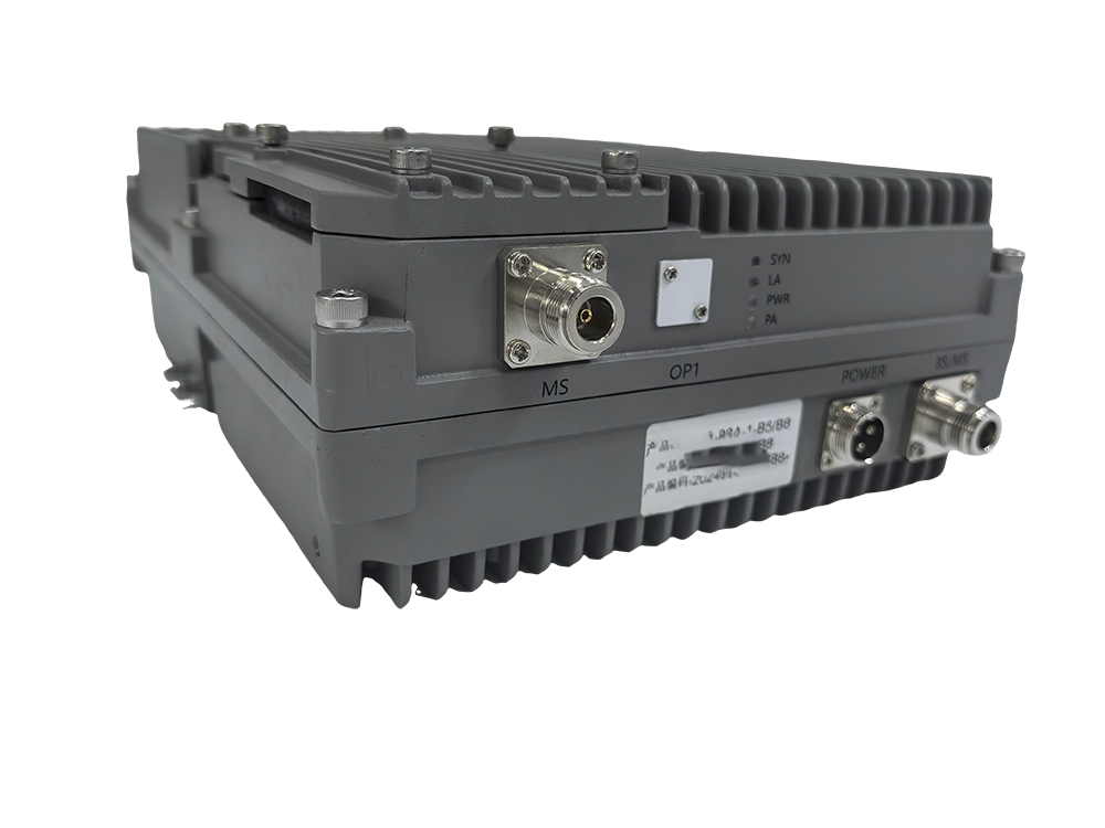  张金镇三频手机信号接收器2000㎡